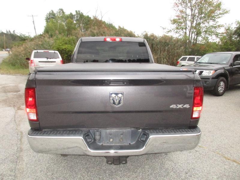 RAM 1500 Tradesman Quad Cab 4WD 2018