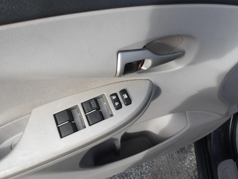 Toyota Corolla 4dr Sedan Auto 2012