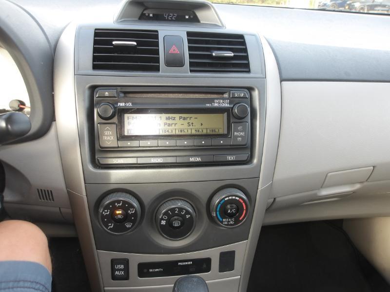 Toyota Corolla 4dr Sedan Auto 2012