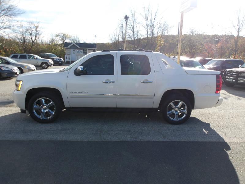 Chevrolet Avalanche LTZ 4WD 2012