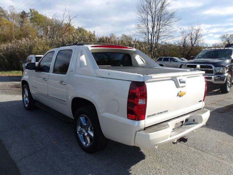Chevrolet Avalanche LTZ 4WD 2012
