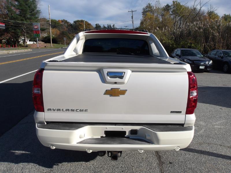 Chevrolet Avalanche LTZ 4WD 2012