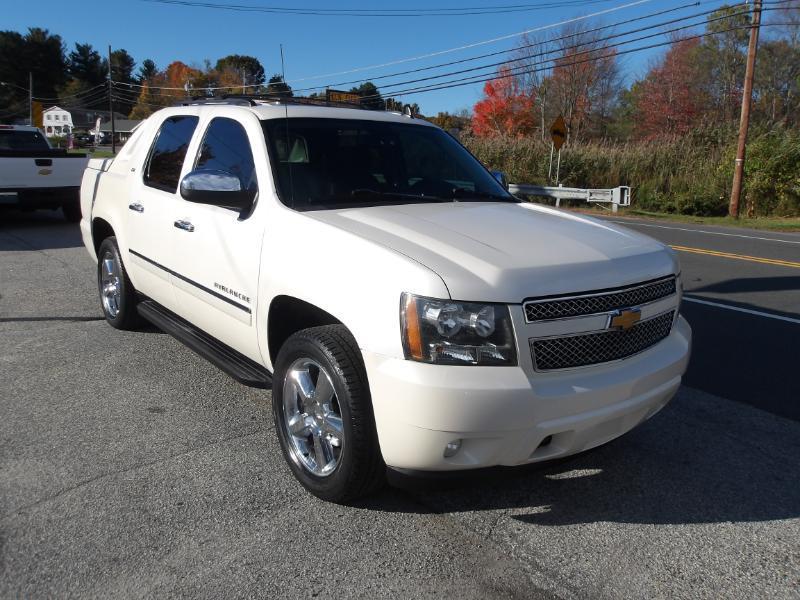 Chevrolet Avalanche LTZ 4WD 2012