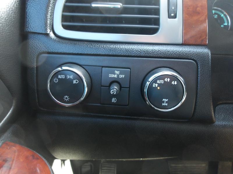 Chevrolet Avalanche LTZ 4WD 2012