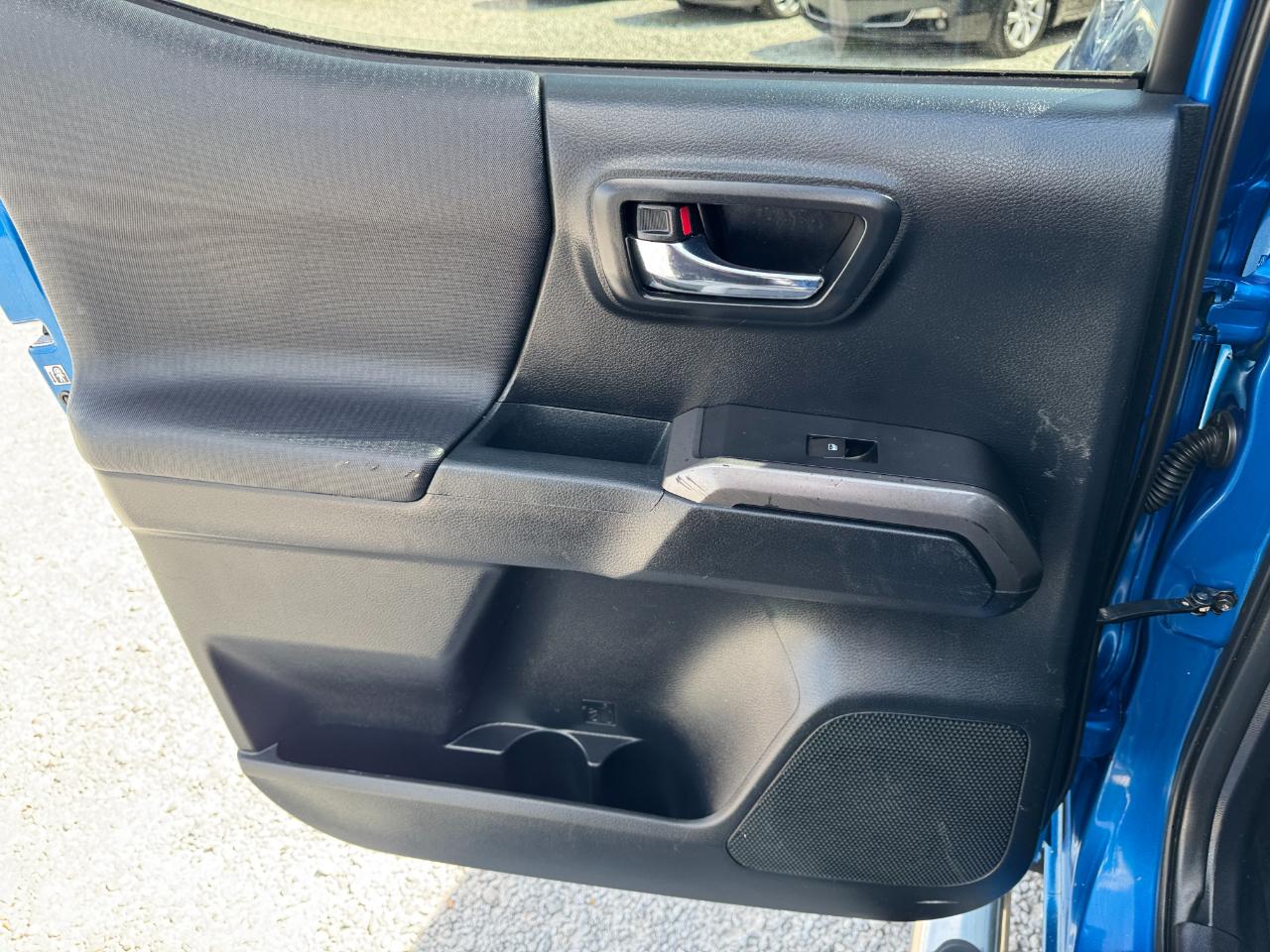 Toyota Tacoma 4WD Double Cab LB V6 AT SR5 (Natl) 2016