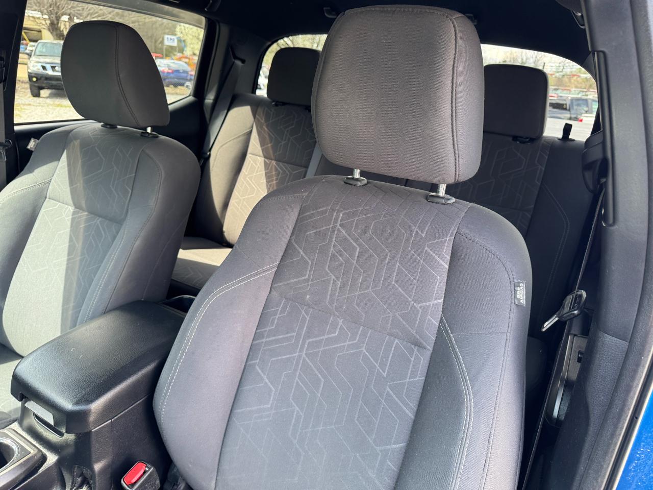 Toyota Tacoma 4WD Double Cab LB V6 AT SR5 (Natl) 2016