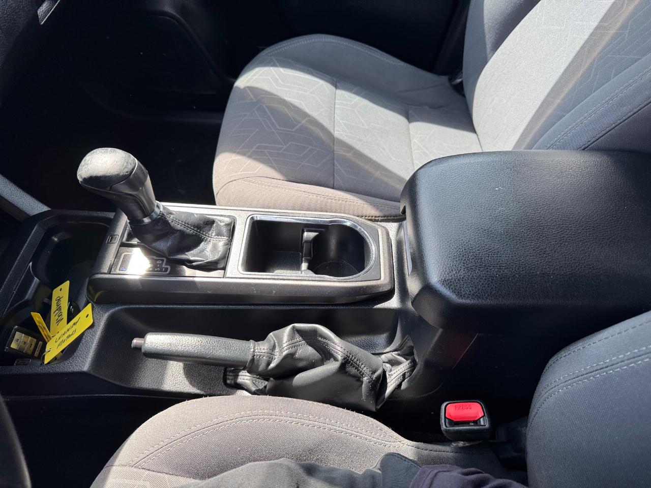 Toyota Tacoma 4WD Double Cab LB V6 AT SR5 (Natl) 2016