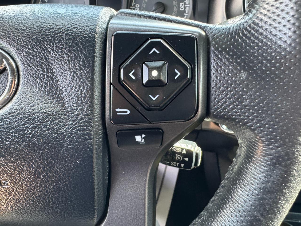 Toyota Tacoma 4WD Double Cab LB V6 AT SR5 (Natl) 2016