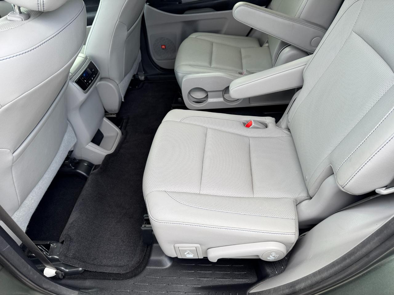 Toyota Highlander FWD 4dr V6 Limited (Natl) 2016