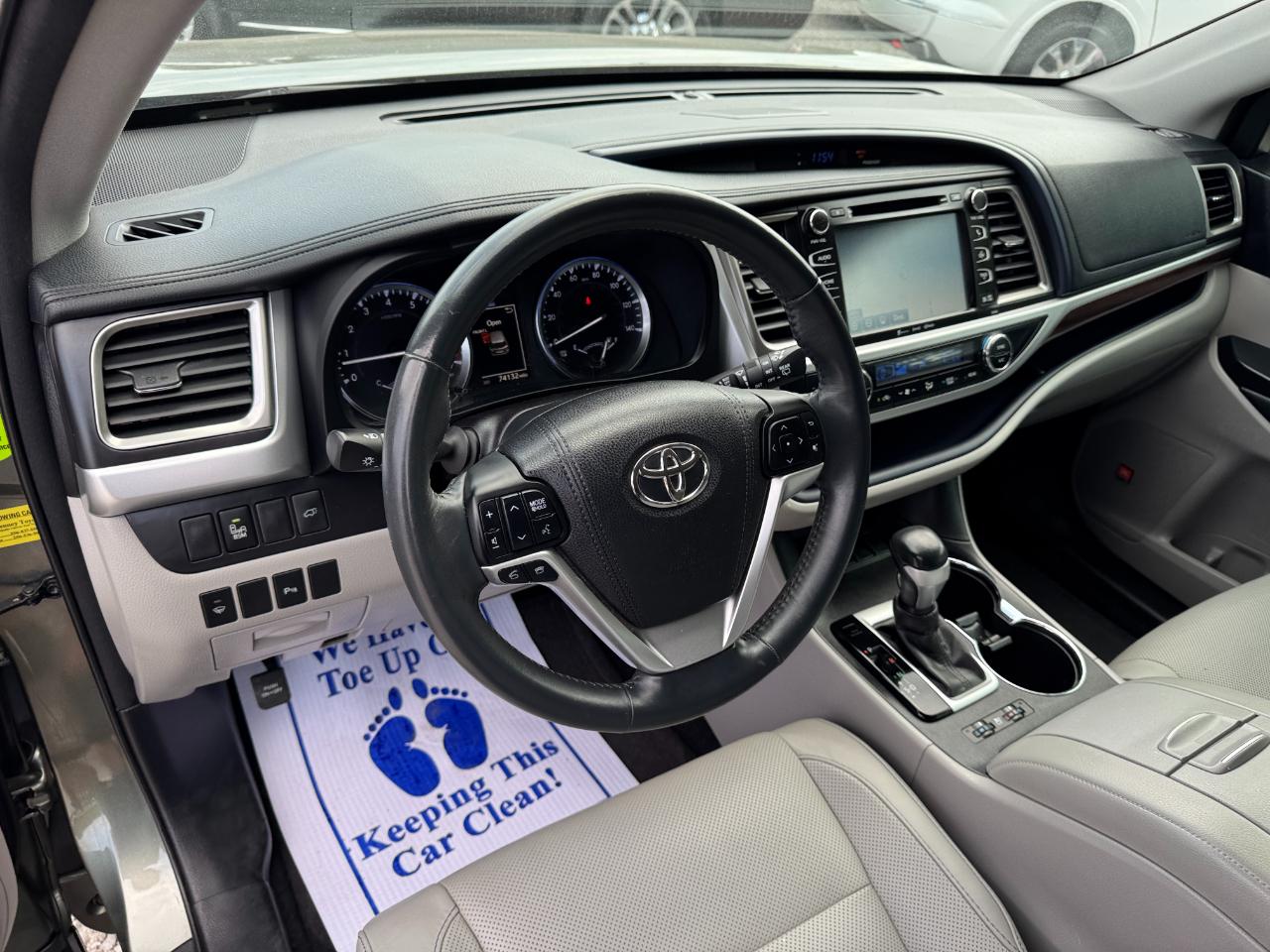 Toyota Highlander FWD 4dr V6 Limited (Natl) 2016