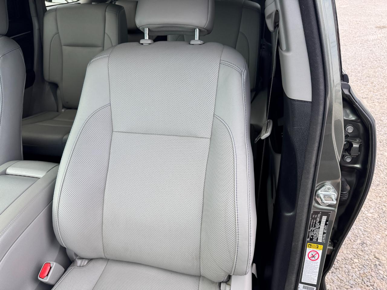 Toyota Highlander FWD 4dr V6 Limited (Natl) 2016