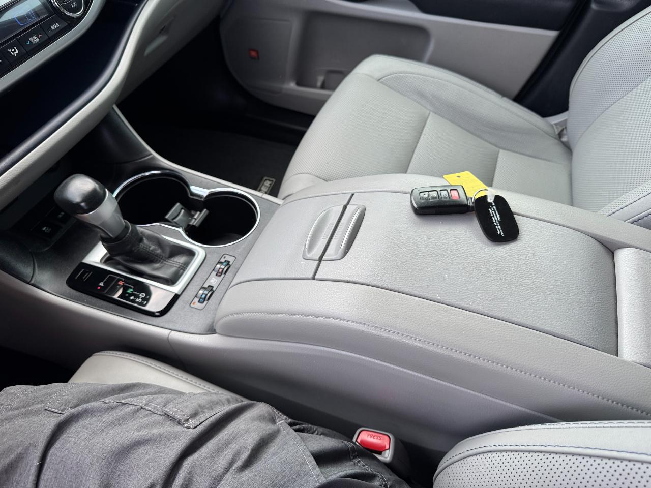 Toyota Highlander FWD 4dr V6 Limited (Natl) 2016