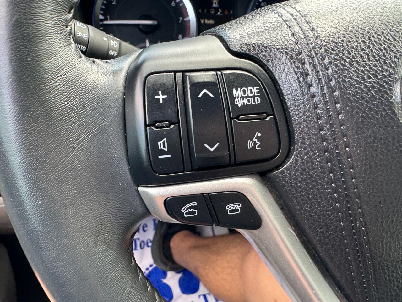 Toyota Highlander FWD 4dr V6 Limited (Natl) 2016