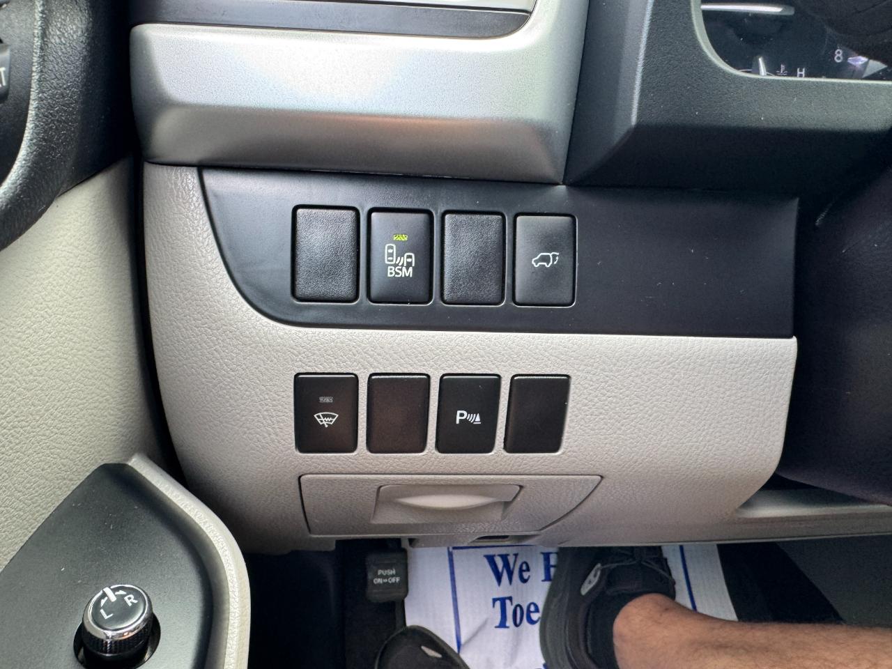 Toyota Highlander FWD 4dr V6 Limited (Natl) 2016