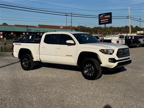 2017 Toyota Tacoma SR5 Double Cab 6' Bed V6 4x4 AT (Natl)