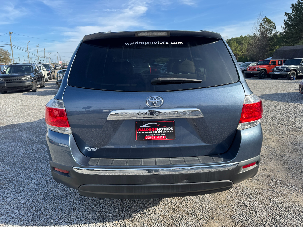 Toyota Highlander FWD 4dr I4 (Natl) 2013