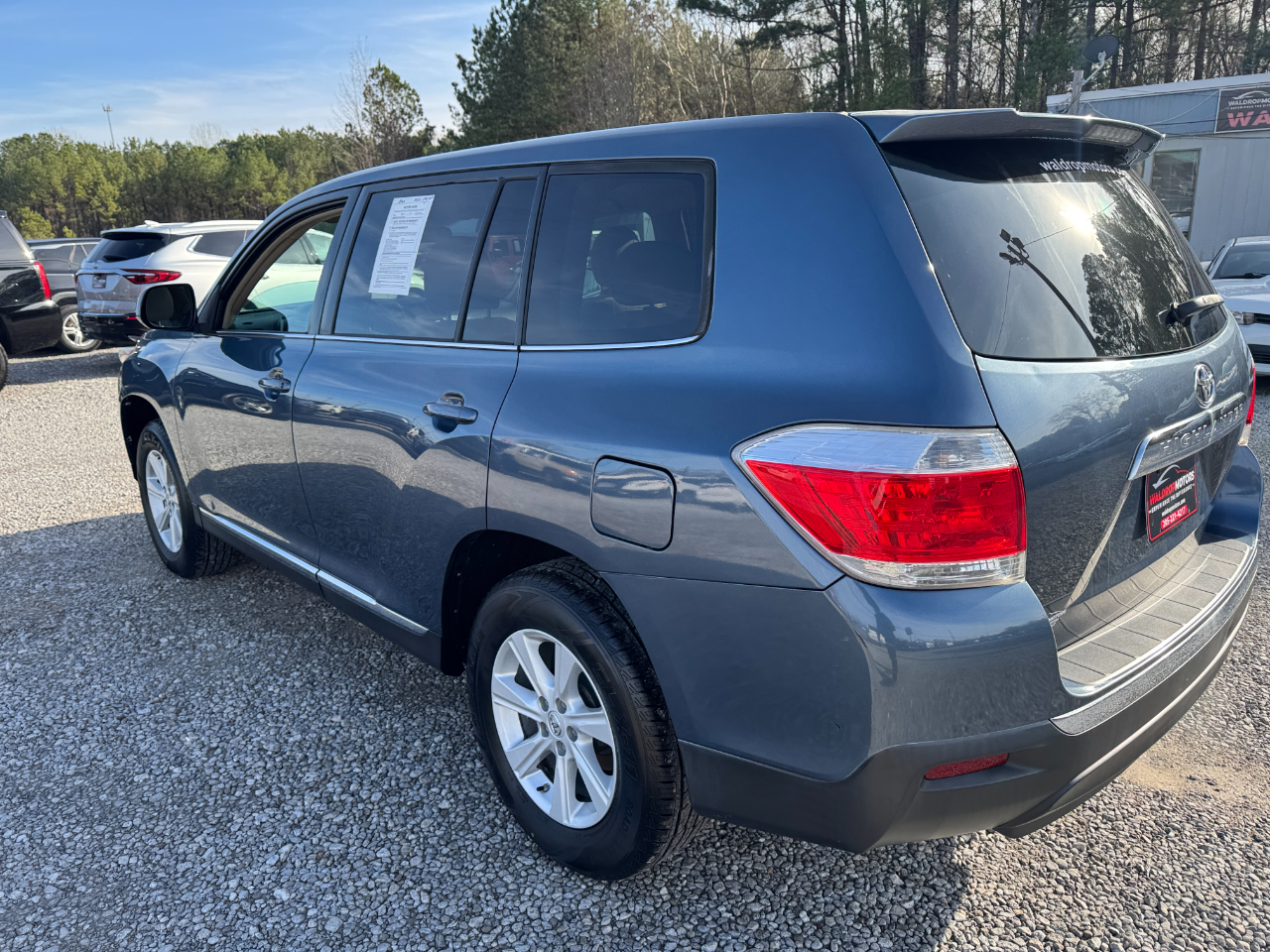 Toyota Highlander FWD 4dr I4 (Natl) 2013