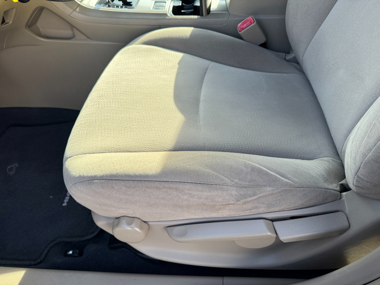 Toyota Highlander FWD 4dr I4 (Natl) 2013