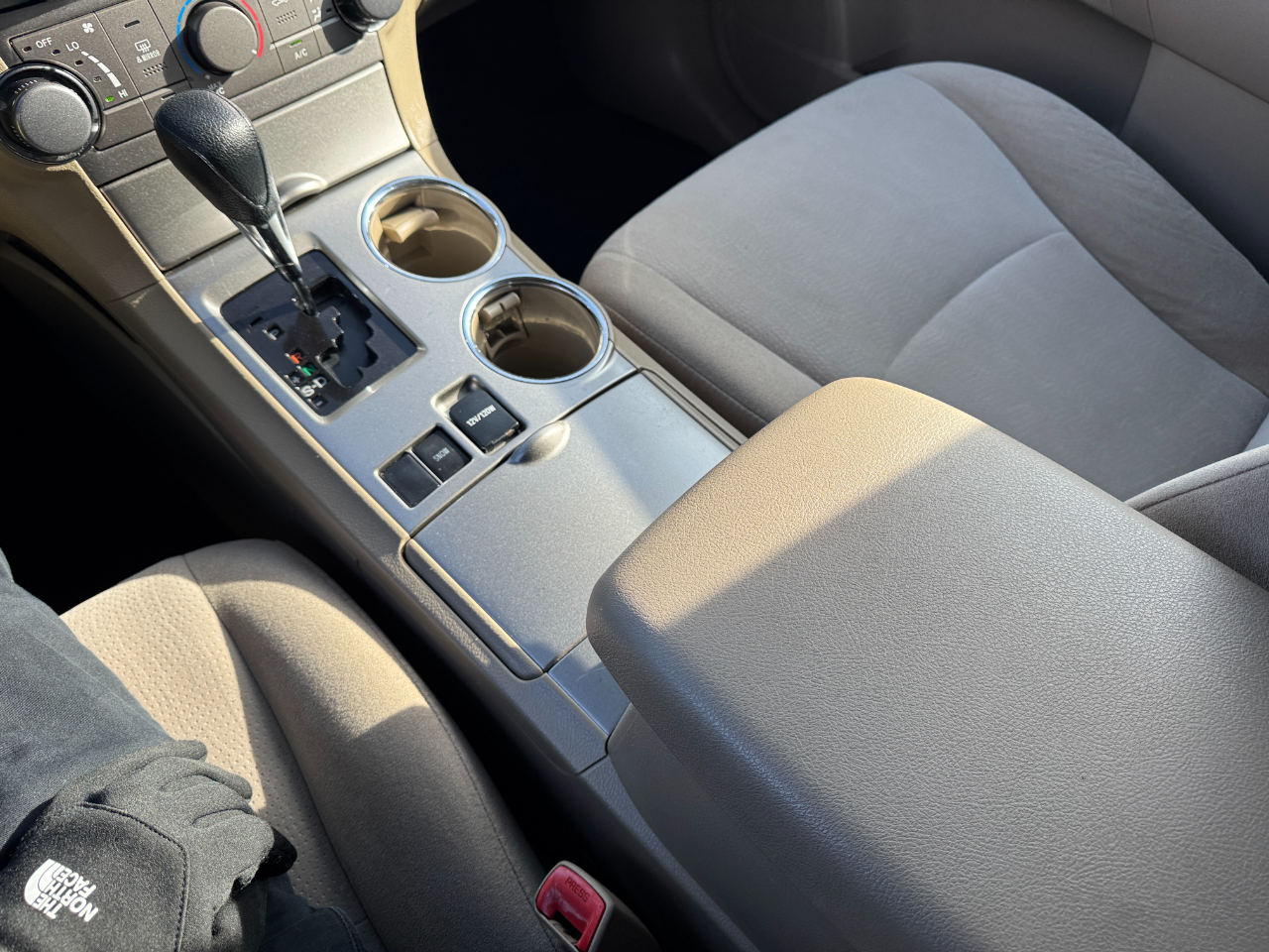 Toyota Highlander FWD 4dr I4 (Natl) 2013