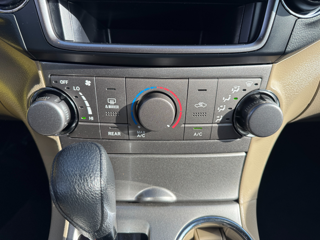 Toyota Highlander FWD 4dr I4 (Natl) 2013