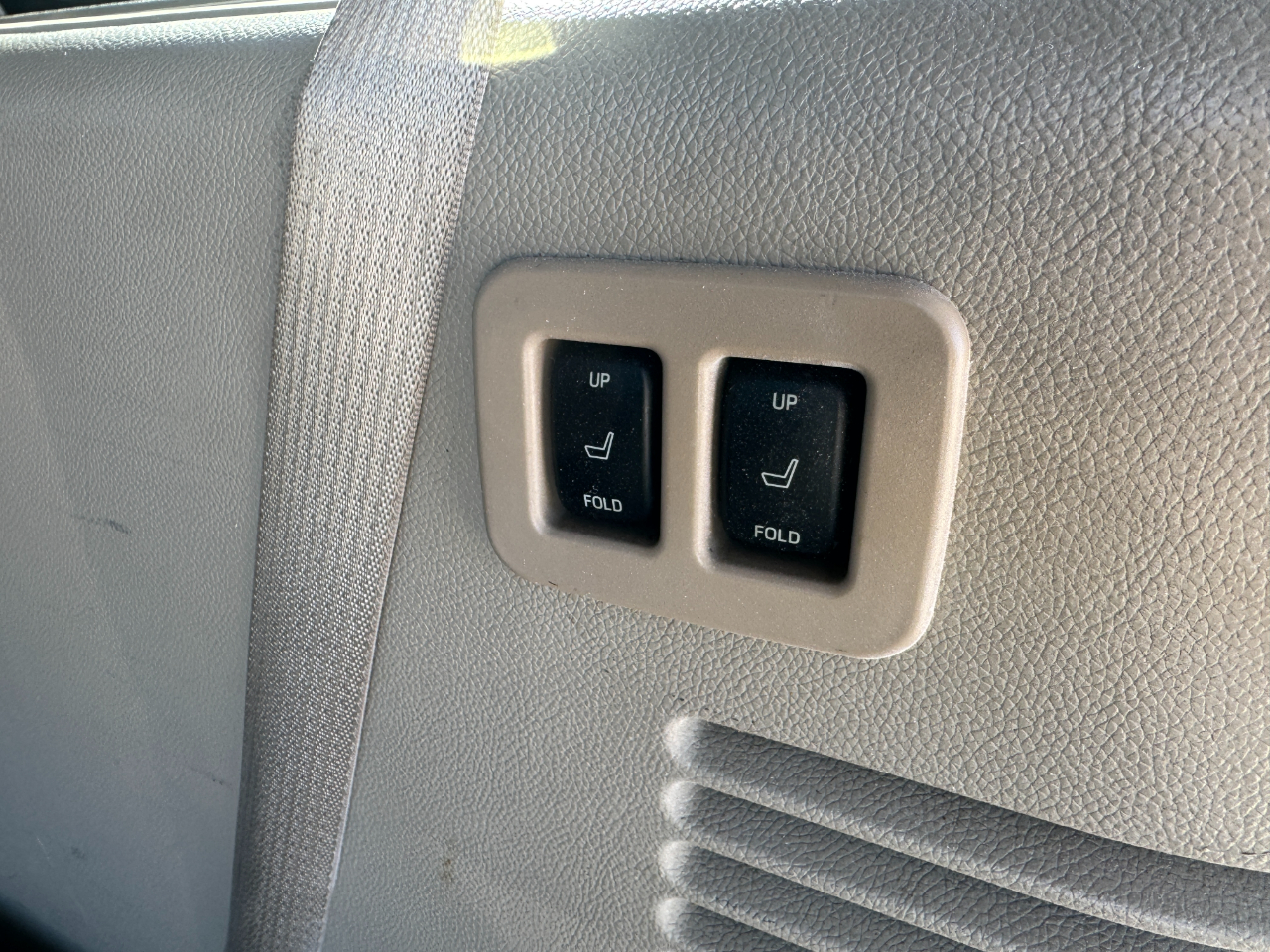 Ford Expedition 2WD 4dr Limited 2011