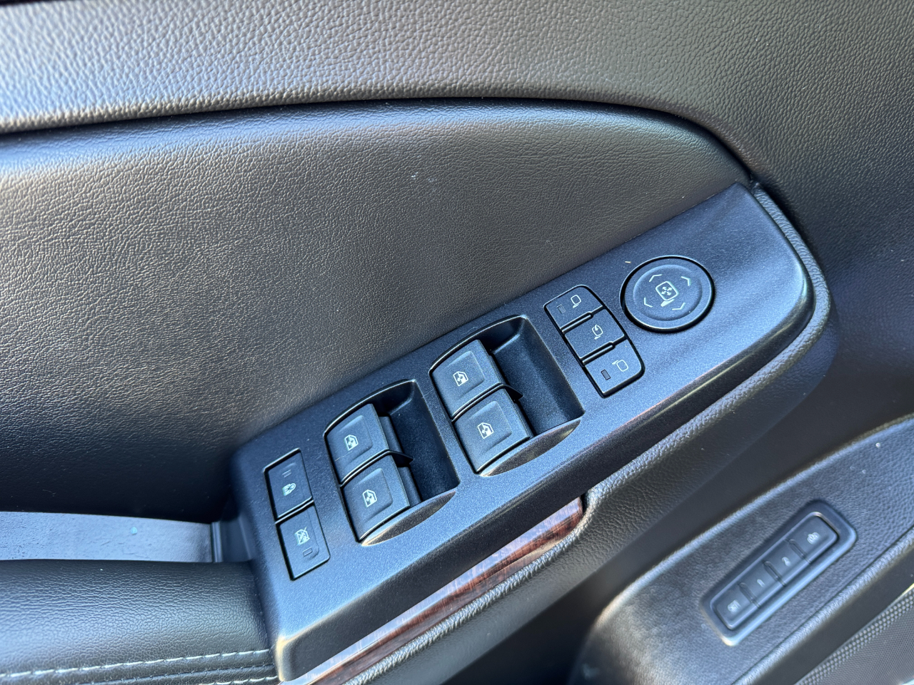 GMC Yukon XL 2WD 4dr SLT 2018