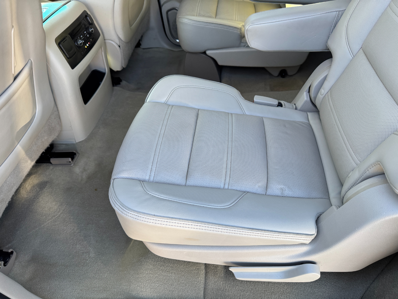 GMC Yukon XL 4WD 4dr Denali 2016