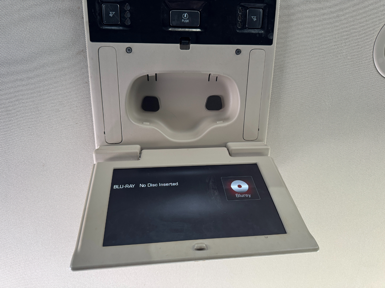 GMC Yukon XL 4WD 4dr Denali 2016