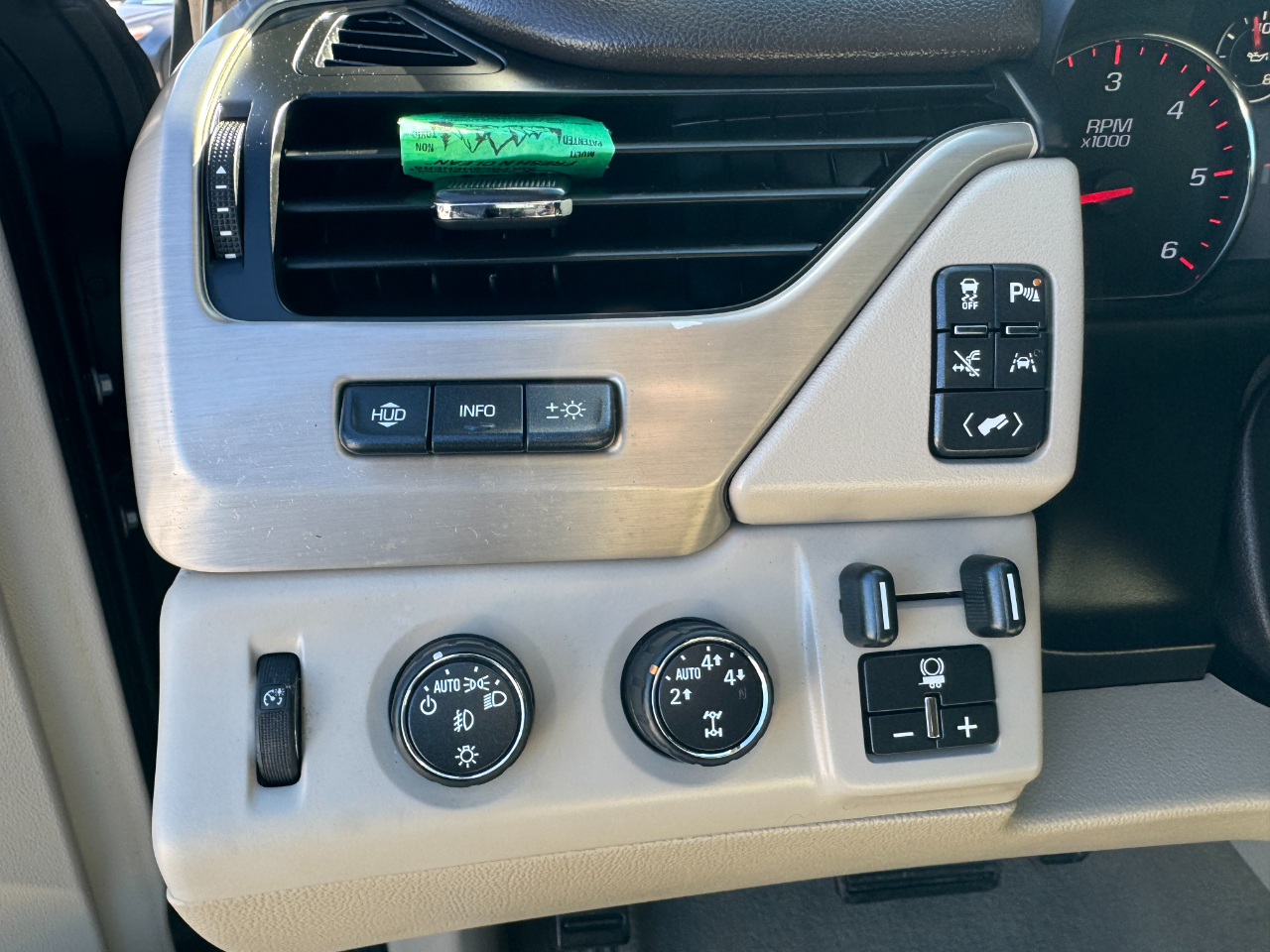 GMC Yukon XL 4WD 4dr Denali 2016