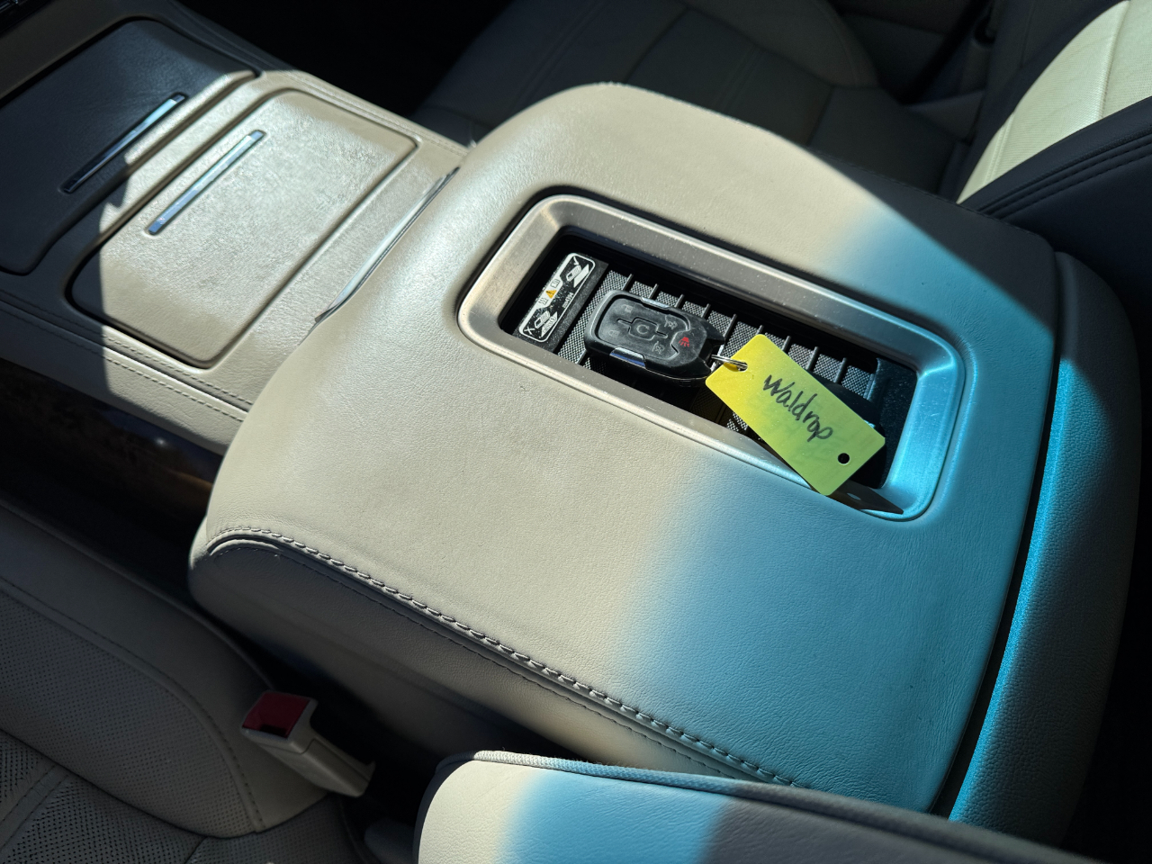 GMC Yukon XL 4WD 4dr Denali 2016