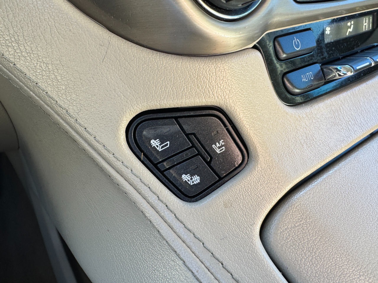 GMC Yukon XL 4WD 4dr Denali 2016