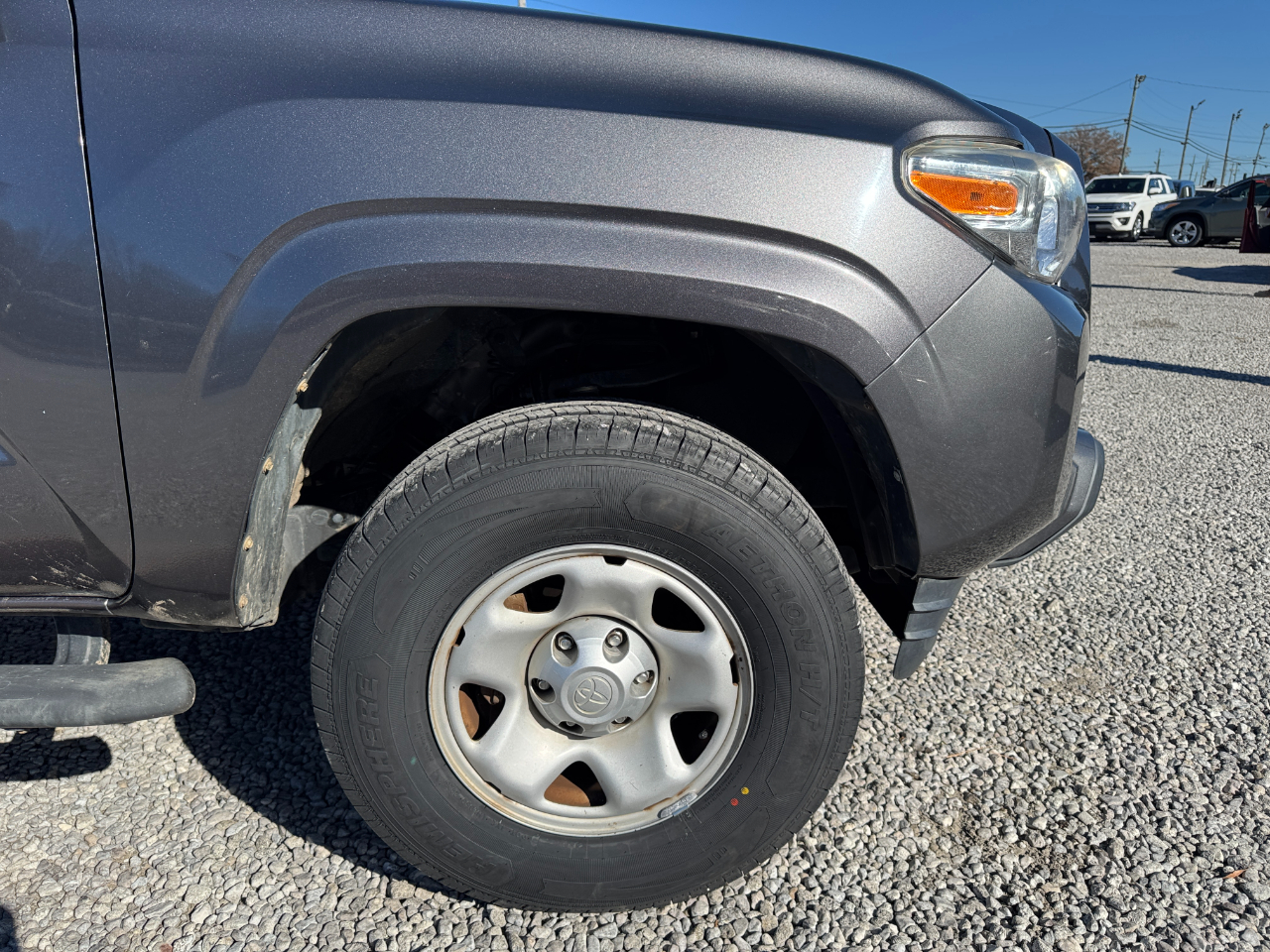 Toyota Tacoma SR Double Cab 5' Bed I4 4x2 AT (Natl) 2017