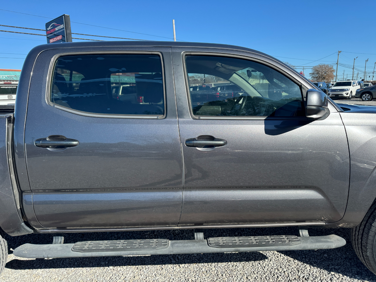 Toyota Tacoma SR Double Cab 5' Bed I4 4x2 AT (Natl) 2017