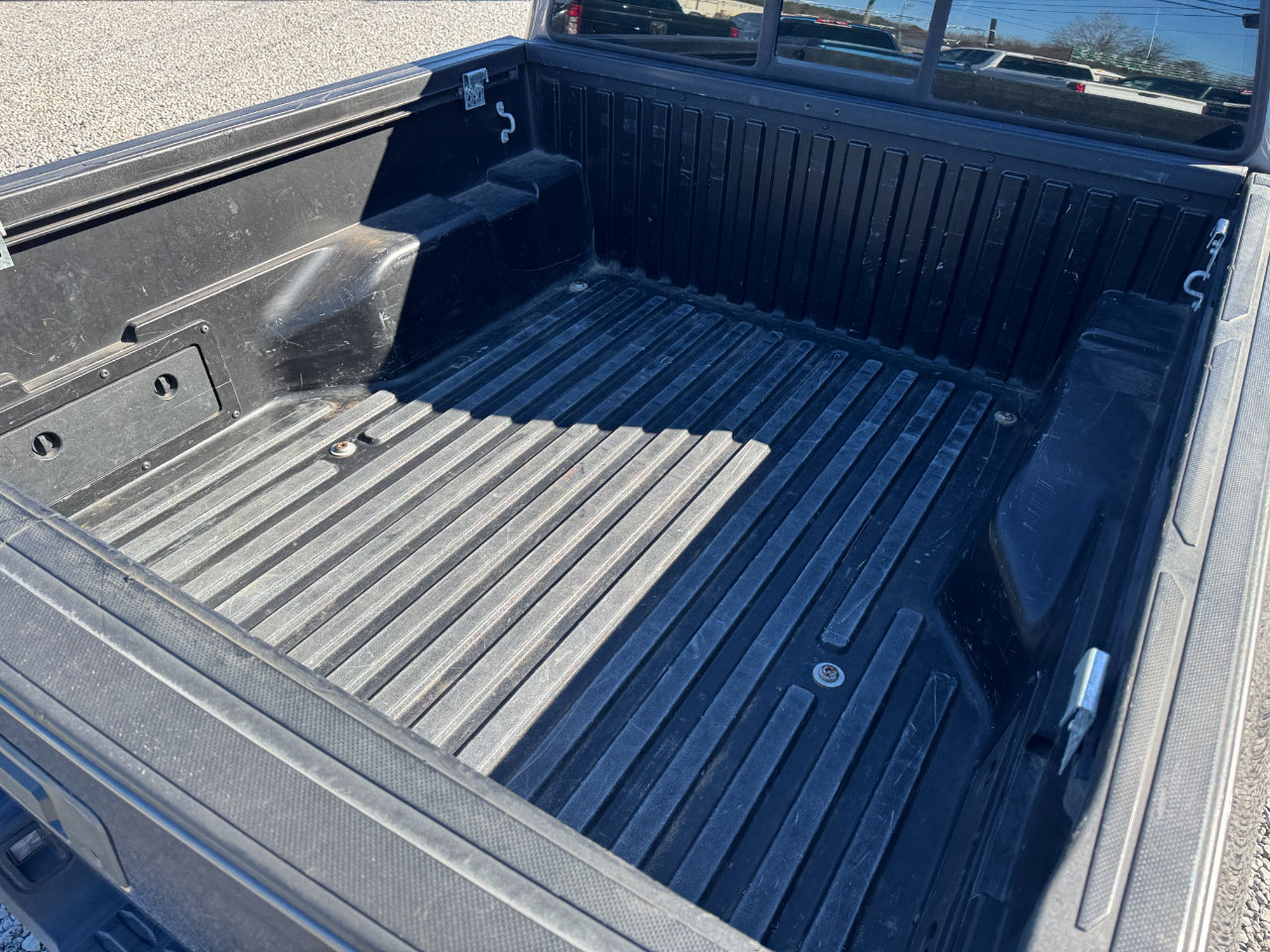 Toyota Tacoma SR Double Cab 5' Bed I4 4x2 AT (Natl) 2017