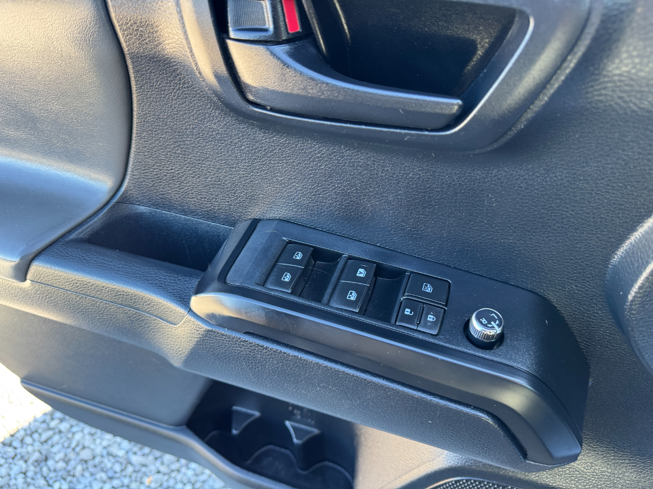 Toyota Tacoma SR Double Cab 5' Bed I4 4x2 AT (Natl) 2017