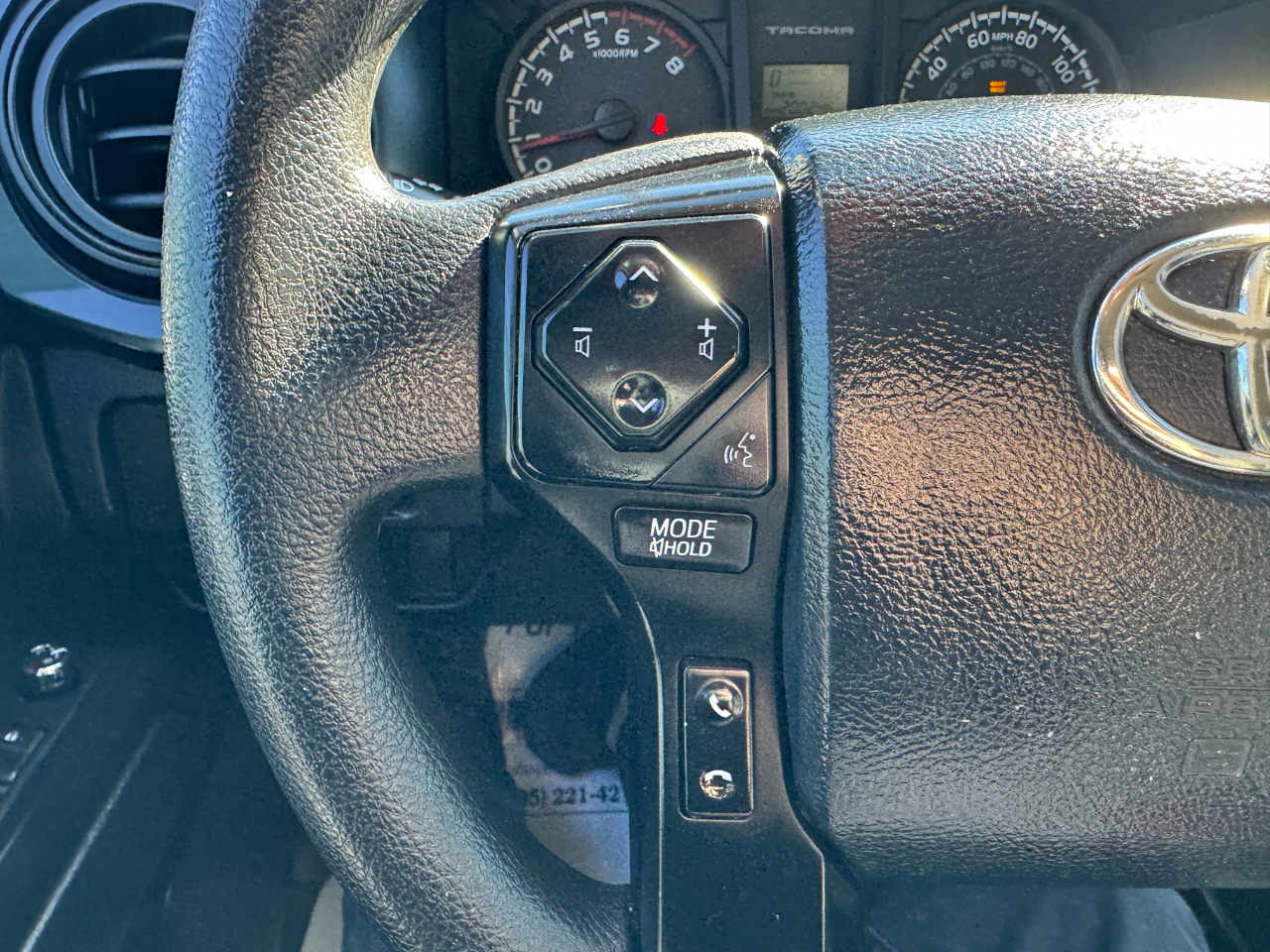 Toyota Tacoma SR Double Cab 5' Bed I4 4x2 AT (Natl) 2017