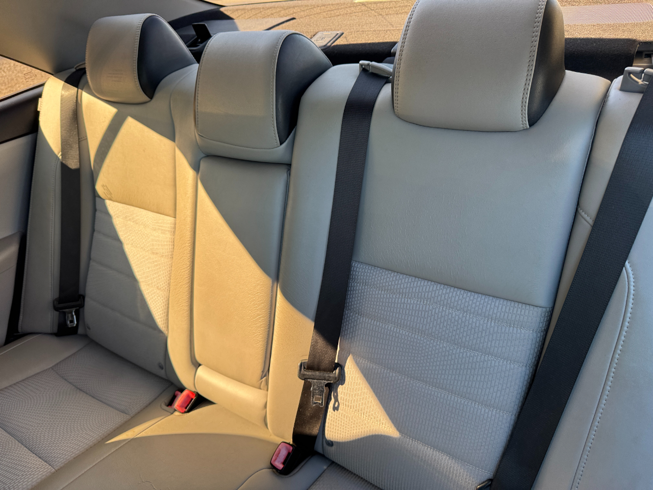 Toyota Camry 4dr Sdn I4 Auto SE (Natl) 2016