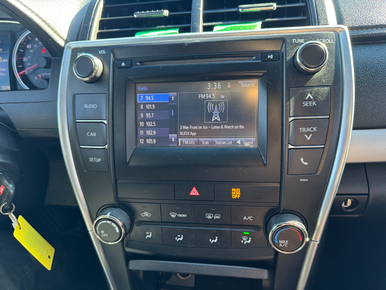 Toyota Camry 4dr Sdn I4 Auto SE (Natl) 2016