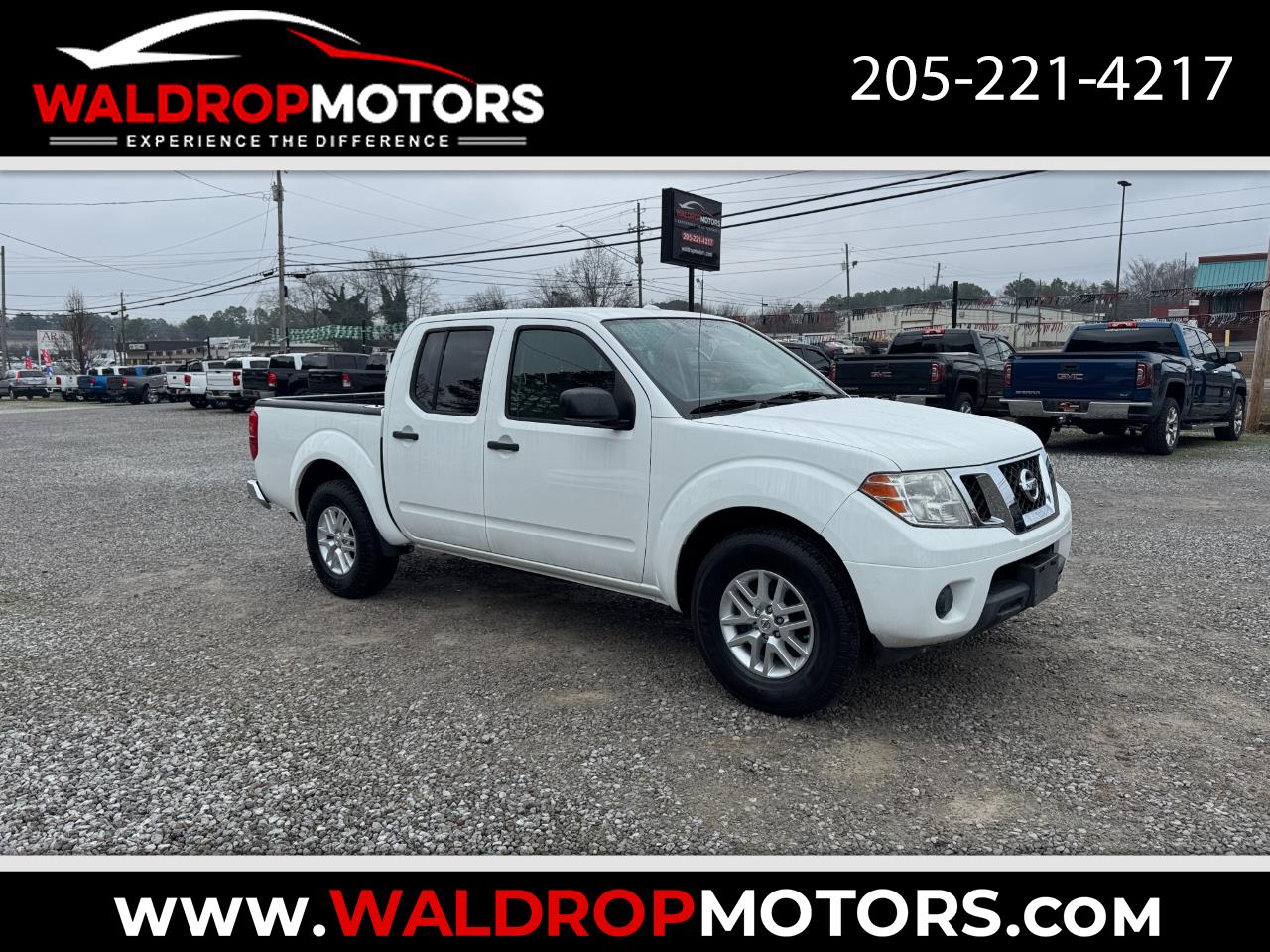 Nissan Frontier 2WD Crew Cab SWB Auto SV 2015