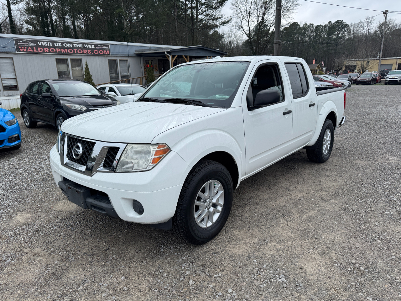 Nissan Frontier 2WD Crew Cab SWB Auto SV 2015