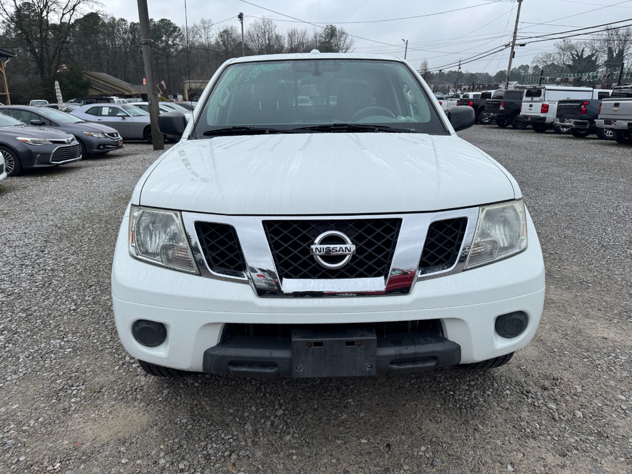 Nissan Frontier 2WD Crew Cab SWB Auto SV 2015