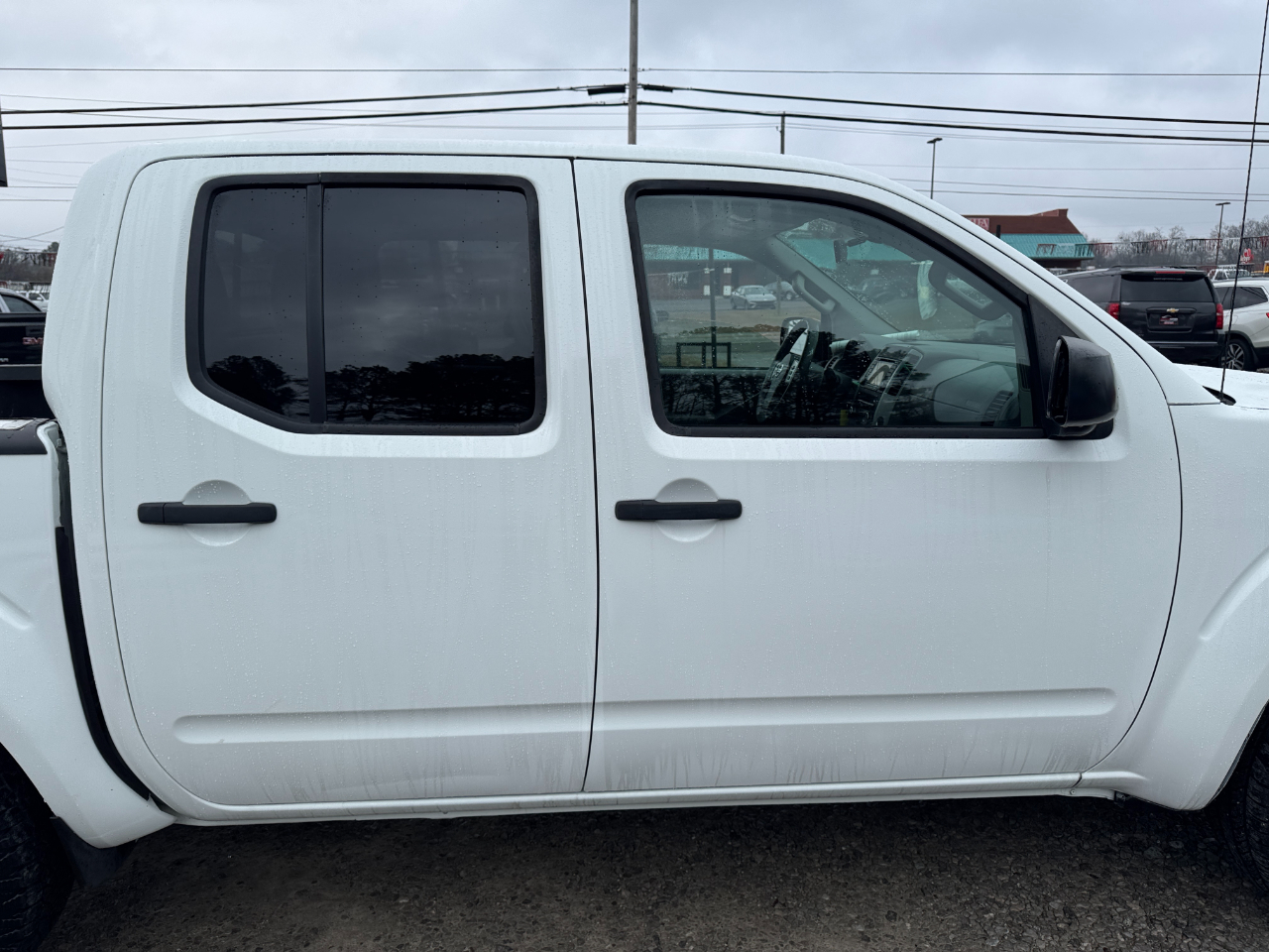 Nissan Frontier 2WD Crew Cab SWB Auto SV 2015