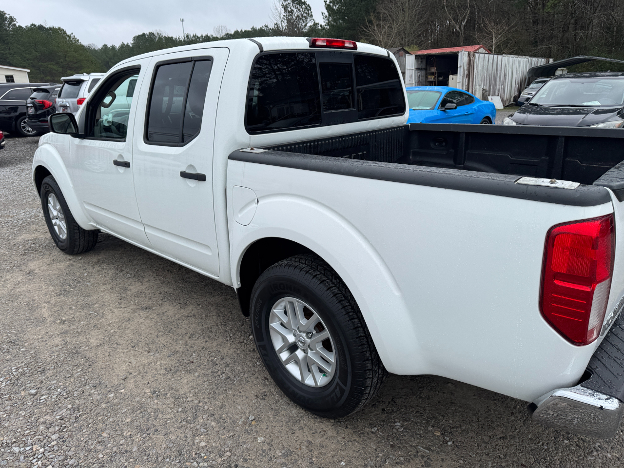 Nissan Frontier 2WD Crew Cab SWB Auto SV 2015