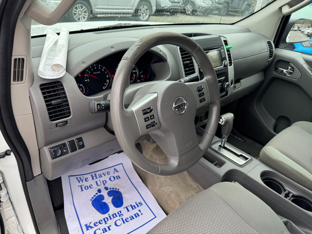 Nissan Frontier 2WD Crew Cab SWB Auto SV 2015