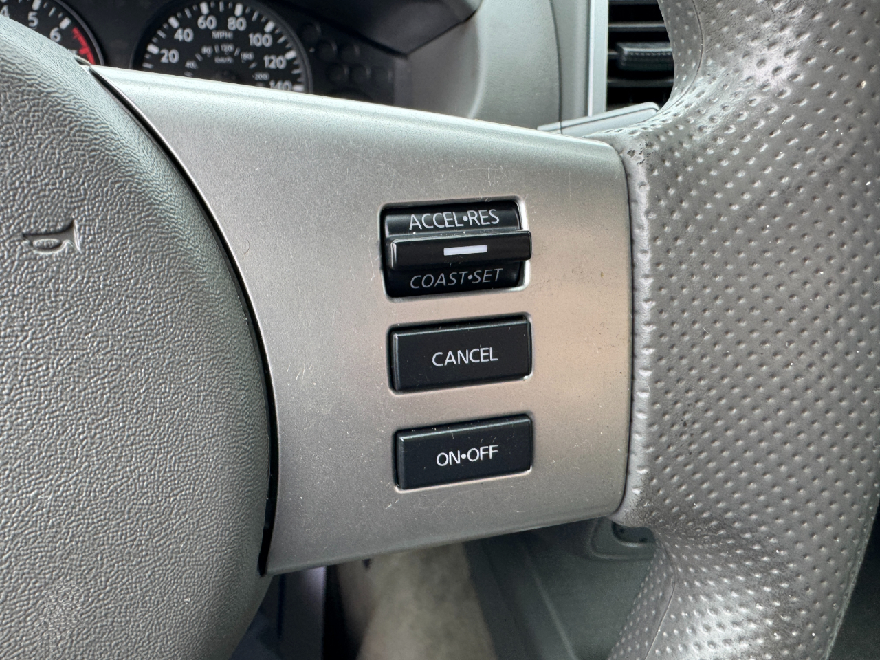 Nissan Frontier 2WD Crew Cab SWB Auto SV 2015