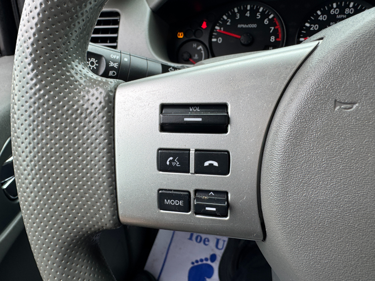 Nissan Frontier 2WD Crew Cab SWB Auto SV 2015