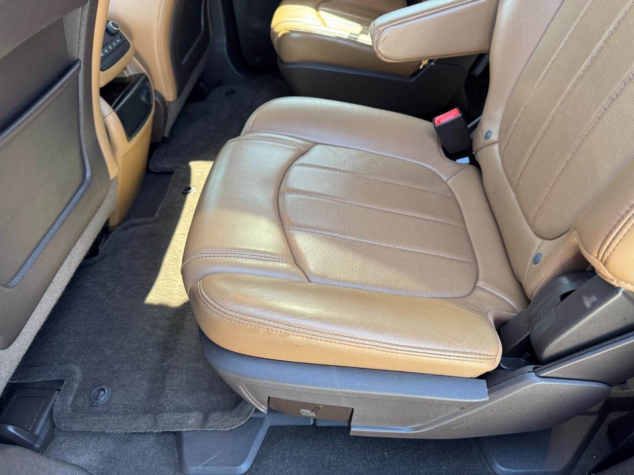 Buick Enclave FWD 4dr Leather 2013