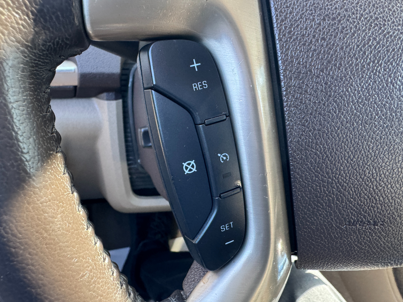 GMC Acadia FWD 4dr Denali 2014