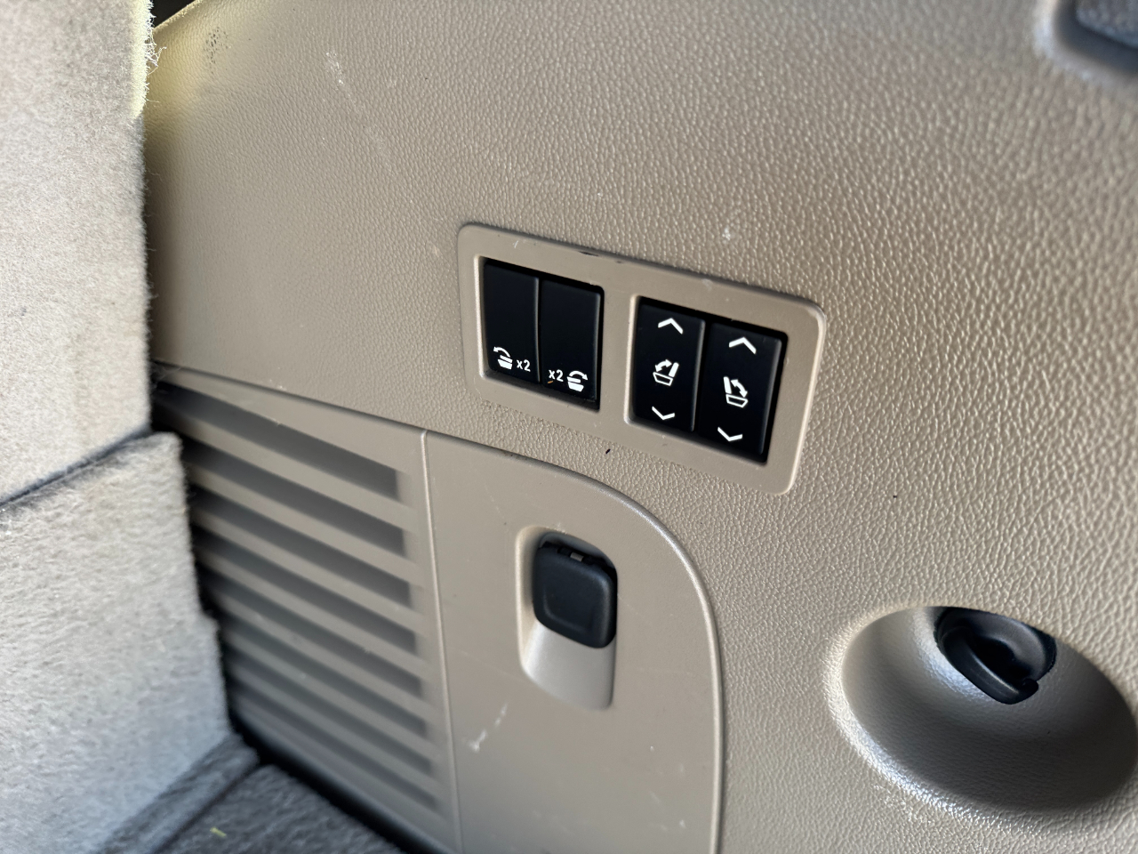 Chevrolet Tahoe 4WD 4dr Premier 2018