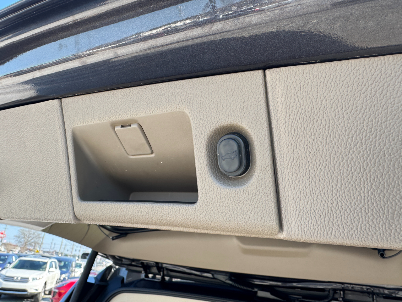 Chevrolet Tahoe 4WD 4dr Premier 2018